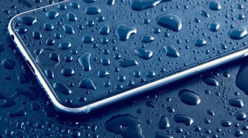 ادعای ضد آب بودن آیفون پای اپل را به دادگاه كشید